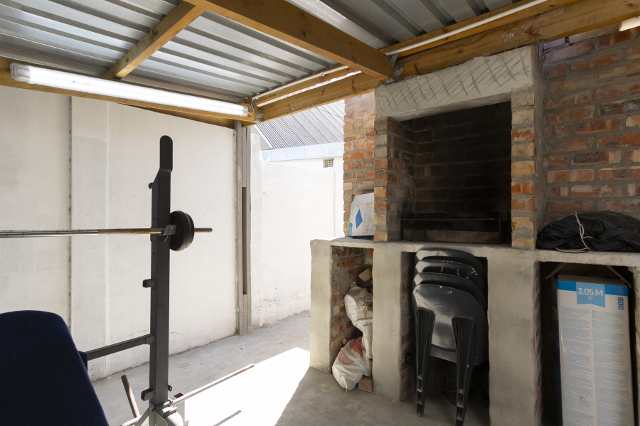 2 Bedroom Property for Sale in Admirals Park Western Cape